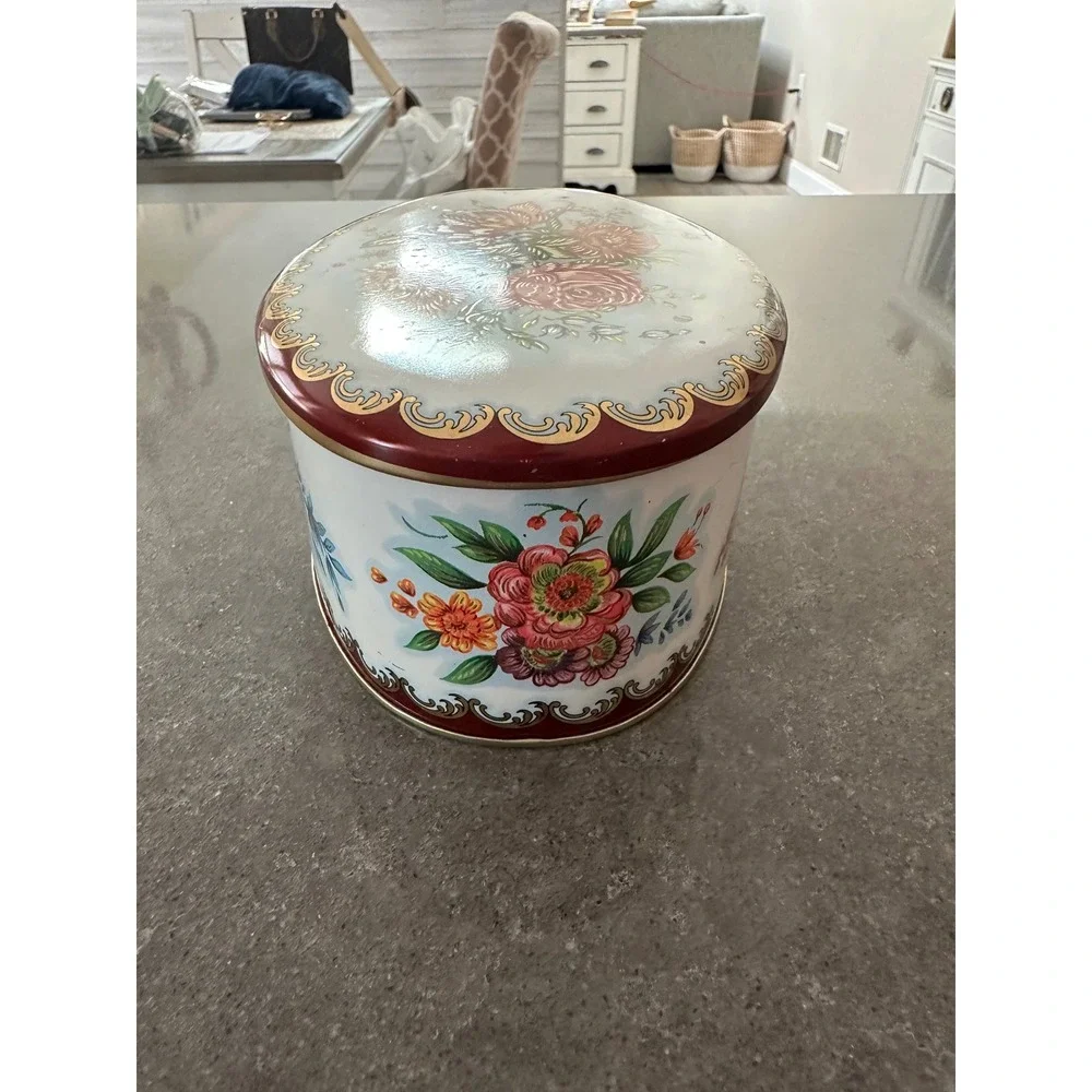 Vintage Daher Floral Tin Oval Container Made in England Burgundy Gold 6in EUC